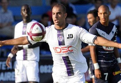 هل يصبح أيمن عبد النور أول لاعب عربي في تاريخ برشلونة؟